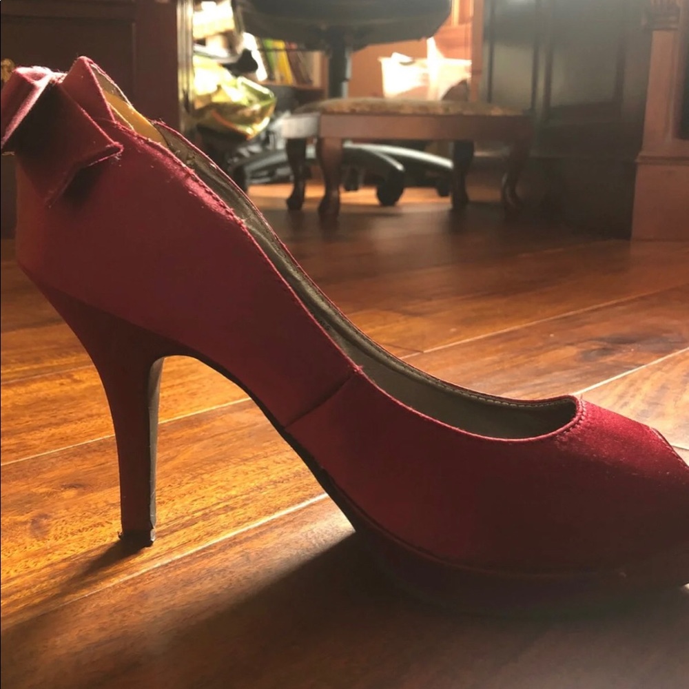Red Heels - Picture 4 of 4